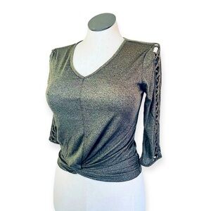 By & By 3/4 Sleeve V-Neck Shirt. Size S. NWOT By & By Green #000